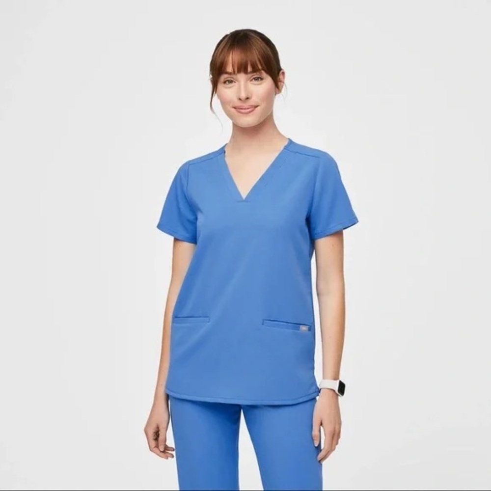 Figs Women’s Capri Blue Pocket Scrub Top